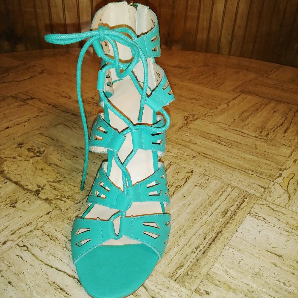 Lace up stiletto heeled strappy size 8